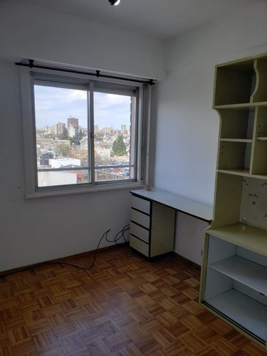 Imagen 14 de 21 de 4 Amb. Monte Castro, Av. Juan B. Justo 7800. Lateral Muy Lum