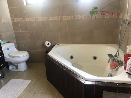 Casa En Venta De 4d/4b En Camino Loreto