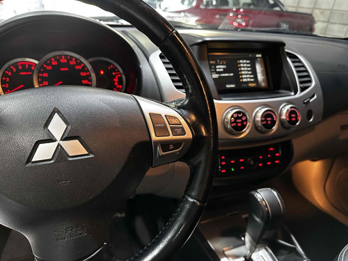 Mitsubishi L200 Triton 3.5 HPE 4X4 CD V6 24V FLEX 4P AUTOMÁTICO