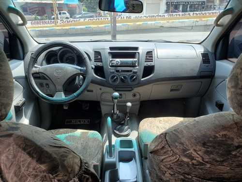Imagen 9 de 13 de Toyota Hilux 2.7 Sincrónica