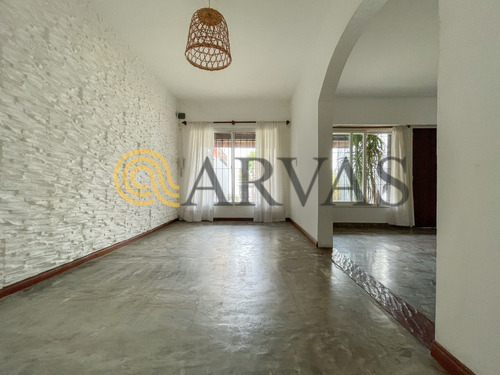 Arvas Vende Ph En Victoria - 2 Dorm - Con Jardín Y Terraza