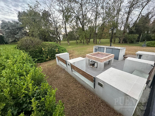 Importante Casa En Venta En Saint Thomas Sur 4 Dormitorios Escritorio Y Dependencias