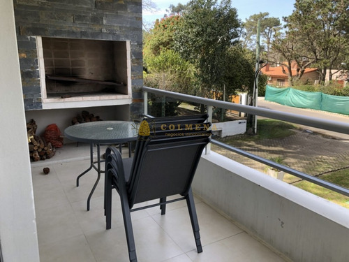 Apartamento En Mansa, 2 Dormitorios, Con Parrillero Propio- Ref: 2223