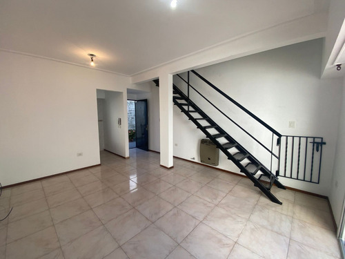 Imagen 5 de 14 de En Venta Dto 2 Amb. Tipo Duplex Interno Lanus Este (072)