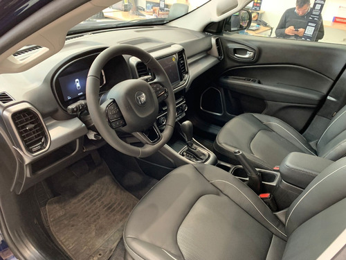 Imagen 9 de 15 de Fiat Toro Freedom 4x4 At9 Diesel R