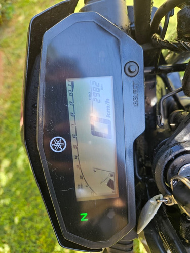 Imagen 3 de 8 de Yamaha Fz 25 - 2021 - 2900km Con Cascos Incluídos