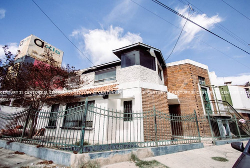 Casa En Venta En Colonia Panamericana, Chihuahua Chih.