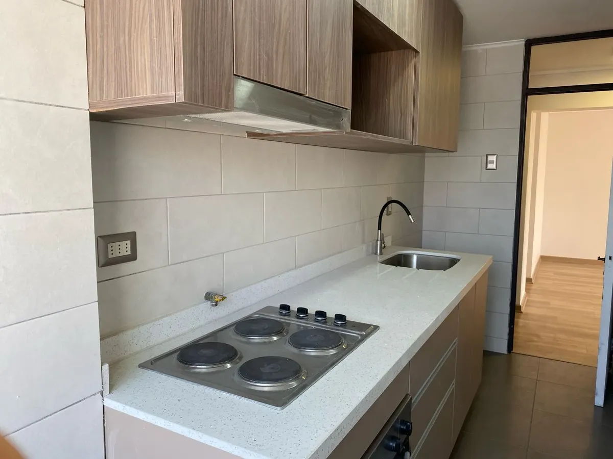 Imagen 5 de 14 de Luminoso, Remodelado Departamento En Venta