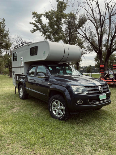 Conjunto De Camper Y Camioneta