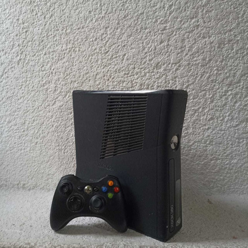 Xbox 360 Slim + 1 Juego 