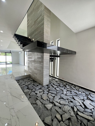 Casa En Venta En Privada Tamara