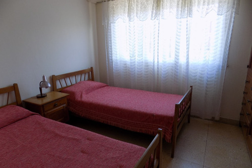 Imagen 8 de 19 de Chalet Centrico Con Departamento De 4 Ambientes Independiente En Planta Alta