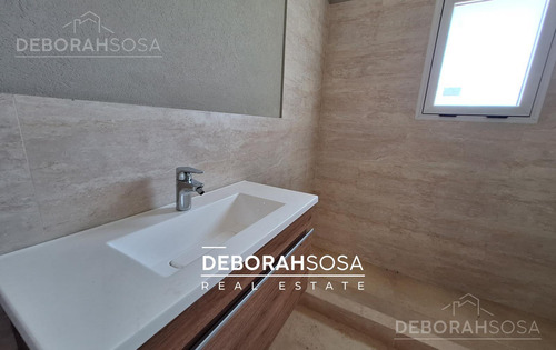 Casa En Venta En Barrio-el Canton -al Agua-zona Norte -a La Laguna-escobar