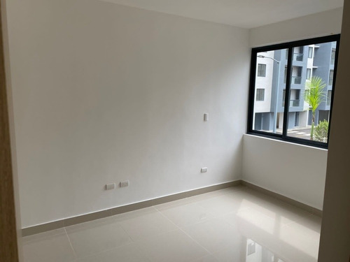 Imagen 10 de 16 de Apartamento De Alquiler En Hispanoamericana