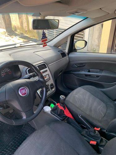 Fiat Punto 2011 1.4 Attractive Flex 5p
