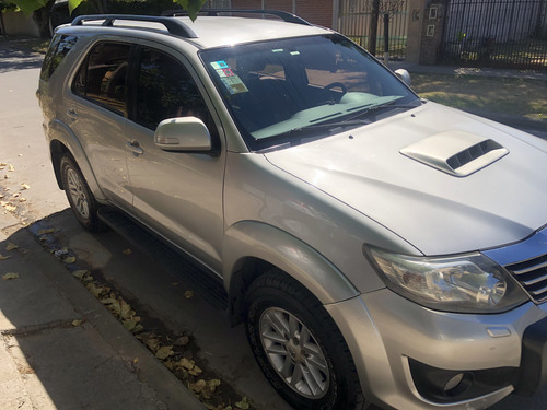 Toyota Hilux SW4 3.0 Srv Cuero 171cv 4x4 5at