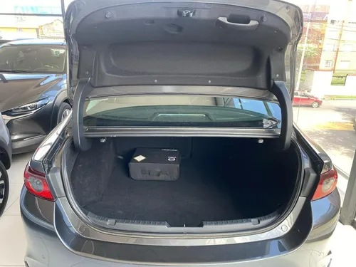 Mazda 3 2.0 Touring Mt