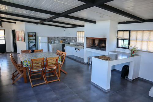 Venta Casa Campo, 1 Dormitorio, Lote, 7000 M2, Pileta. Tanti, A 10' De Carlos Paz