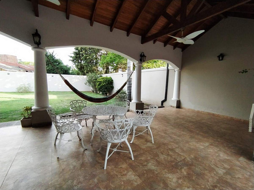 Casa En Venta En Argüello | Una Planta