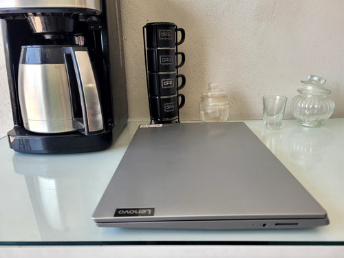 Laptop Lenovo Ideapad Amd A6 8gb Ram 240gb Ssd 15 PuLG (Reacondicionado)