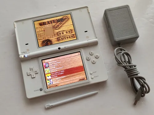 Consola Nintendo Dsi Blanca + R4 + Stylus + Cargador + Mem (Usado)