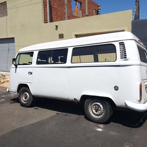 Volkswagen Kombi 2010 1.4 Standard Total Flex 3p