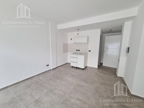 Imagen 2 de 14 de Monoambiente A Estrenar Con Patio De 40m2 En Planta Baja - Lomas De Zamora