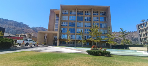 Arriendo Oficina Con 1 Estacionamiento C. Empresarial.