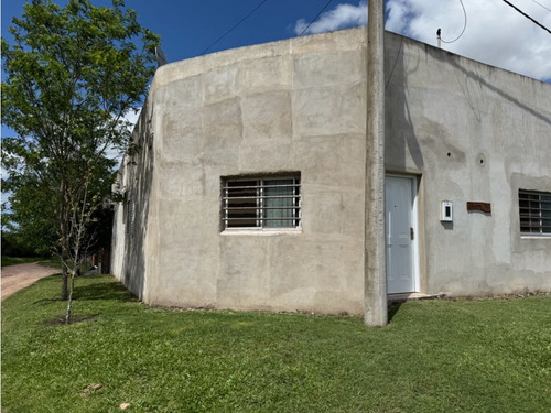 Vendo Casa En Acceso A Concepción Del Uruguay, Entre Ríos
