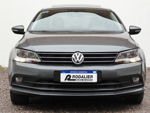 Imagen 3 de 13 de Volkswagen Vento Confortline Tsi