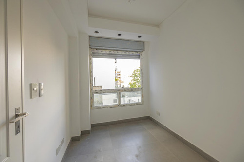 4 Ambientes Con Dependencia Y Cochera - Flores - Full Amenities - Entrega Inmediata