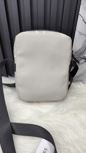Crossbody Guess Co882792 Nueva 100 % Original Con Etiqueta Gris Estampado Níquel Negro