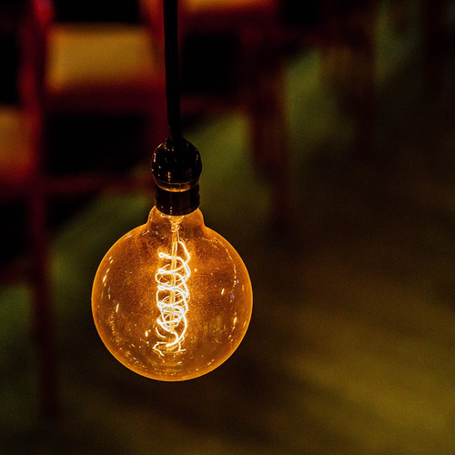 Foco Decorativo Incandescente G80 35w Base Comun Tecnolite