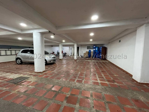 Milagros Inmuebles Edificio Venta Barquisimeto Lara Zona Centro Economica Residencial Economico Comercial Código Inmobiliaria Rent-a-house 24-21257