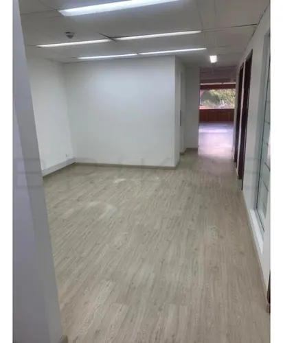 Oficina En Arriendo/venta En Chico Norte. Cod V5945