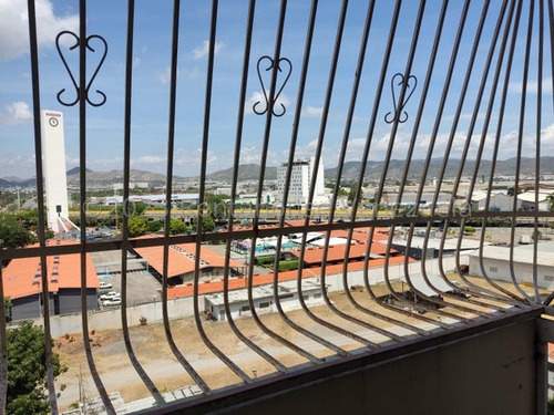 Imagen 30 de 30 de Apartamento En Venta En Av Pedro Leon Torres Barquisimeto De 125 Mts Con Una Excelente Distribución Entre 4 Habitaciones, 3 Baños, Cocina, Comedor, Sala Y Área De Balcón Gabriela C.