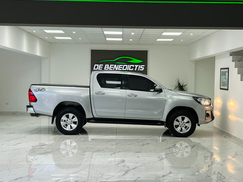 Toyota Hilux Pick-up 2.8 Cd Srv 177cv 4x4