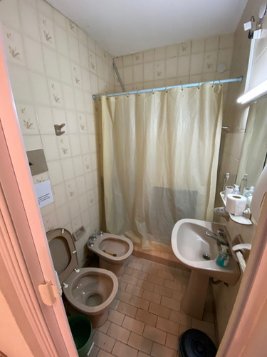 Casona En Bernal Centro Para Uso Comercial, Amplios Espacios Y Ubicación Premium