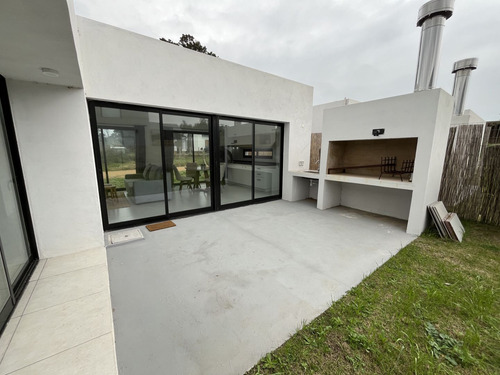 Venta De Casa A Estrenar 3 Dormitorios Piedras Del Chileno (ref: Iea-1734)