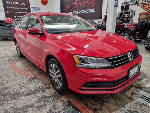 Imagen 2 de 14 de Volkswagen Jetta 2016 2.5 Trendline At
