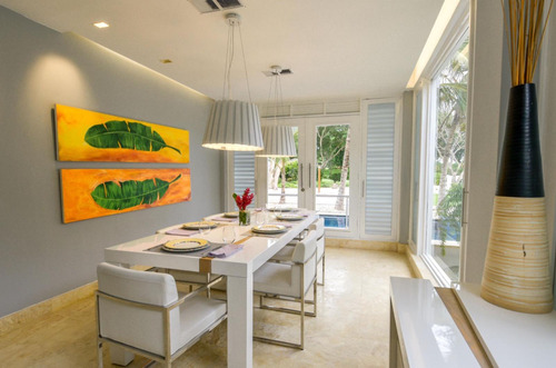 Exclusiva Villa En Punta Águila, Casa De Campo
