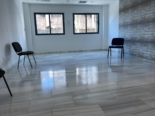 Imagen 23 de 27 de La Esperilla Apto. Nuevo, Piso 7 - 3hbs -3 Parqueos - Hermosa Vista Al Mar Y A La Ciudad - Área Social Con Lounge Bar Piscina Con Hidroterapia -gimnasio-spa De Masaje - Sauna- Área Infantil -salón