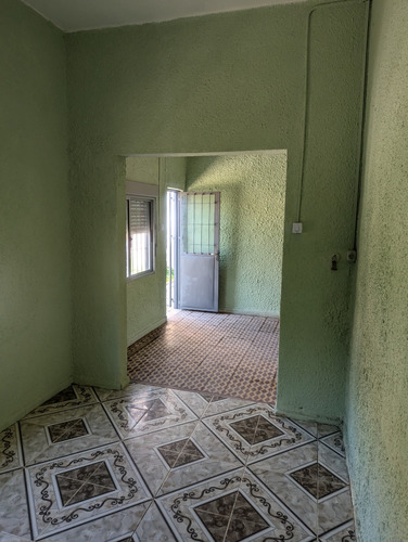 Muy Buen Padrón Céntrico De Múltiples Aplicaciones. Con Casa De 3 Dormitorios Y Terreno. Adaptable A Oficinas O Consultorios.