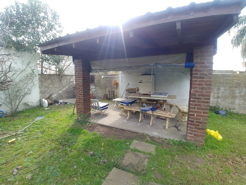 Imagen 5 de 7 de Vende Casa Sobre Amplio Lote En Zona Céntrica De Marcos Paz