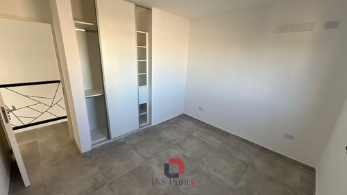 Duplex En Pampas De Manantiales