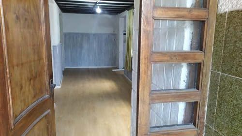 Venta Apartamento Con Renta En Brazo Oriental. 1 Dormitorio.