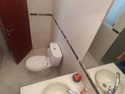 Nuevo Valor!!! Unico Chalet En Dos Plantas Hermoso Con Amplio Parque Quincho Piscina!! Tomo Menor Valor En Parte De Pago F: 7445
