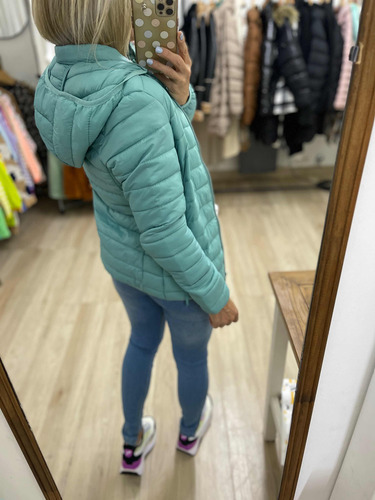 Imagen 5 de 10 de Campera Ultralivina Corta S/ Pluma Mujer The Big Shop Rosa