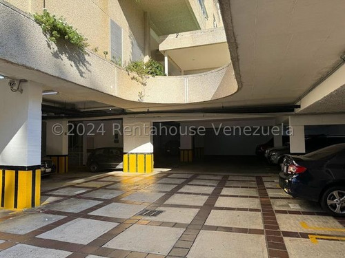 225m2 Vendo Apartamento En Los Samanes, 3hab., 4ba., 4est.,.ascensor Directo Al Apartamento. Mls#25-7911