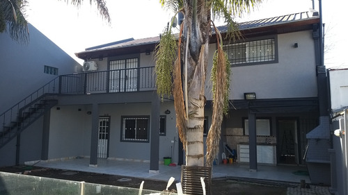 Venta Casa + Depto. Merlo Apto Credito. Calle Mitre Al 2000